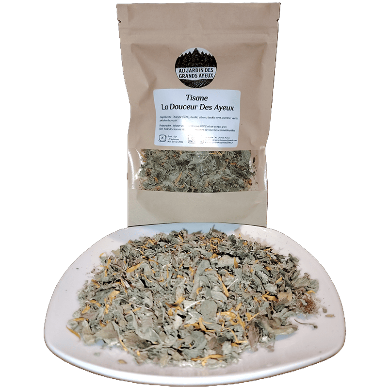 paquet de tisane au chanvre douceur des ayeux avec un mélange de plantes